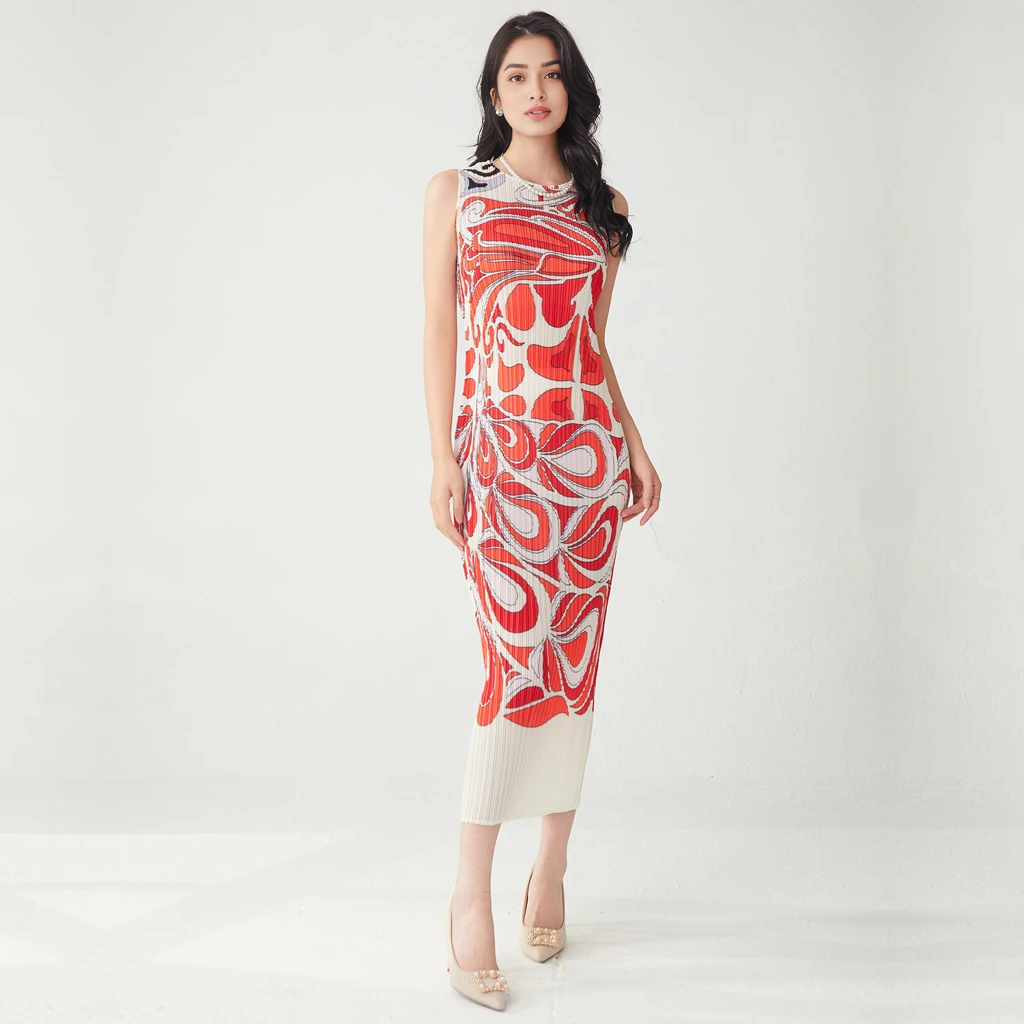 Rose Plissé Midi Dress - RED